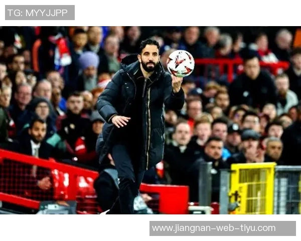 曼联球员因卡灵顿基地翻修后训练时间延长享受更优质的训练环境 曼联球员因卡灵顿基地翻修后训练时间延长享受更优质的训练环境