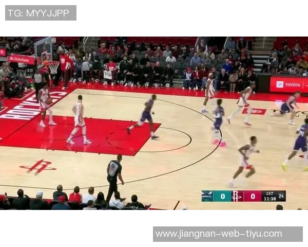 迪亚巴特表现出色四投全中贡献八分三篮板两助攻并有两次抢断三次盖帽